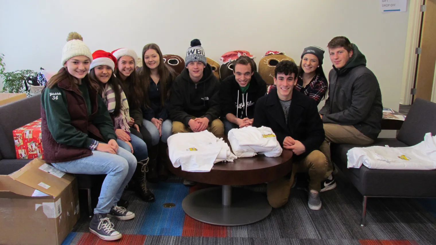 Ponaganset High Student volunteers