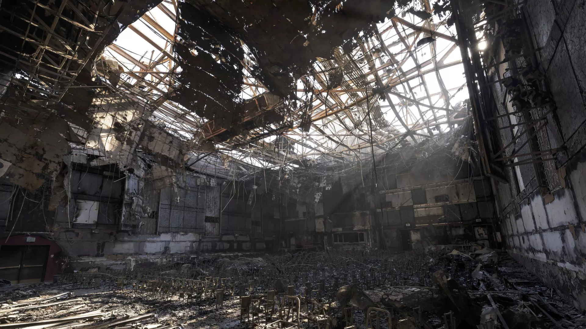 Wildfire destroys gymnasium at Los Angeles school.