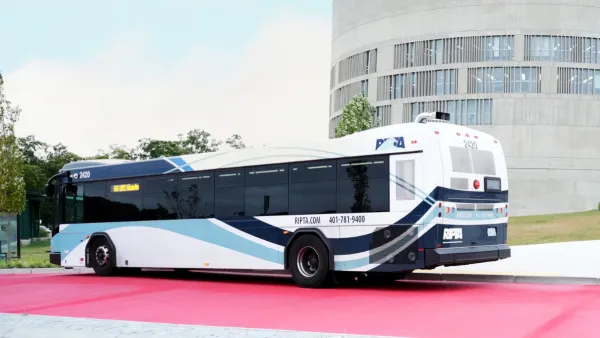 RIPTA bus at the CCRI Knight campus